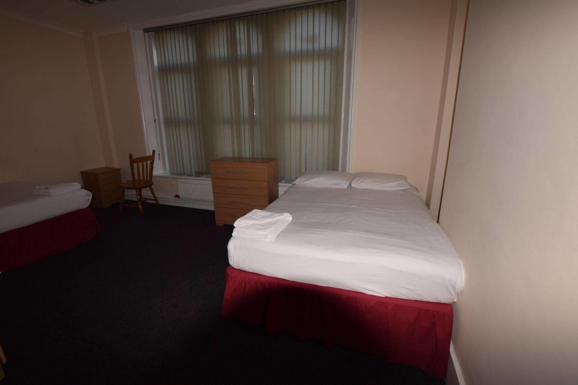 York Hotel Илфорд Екстериор снимка